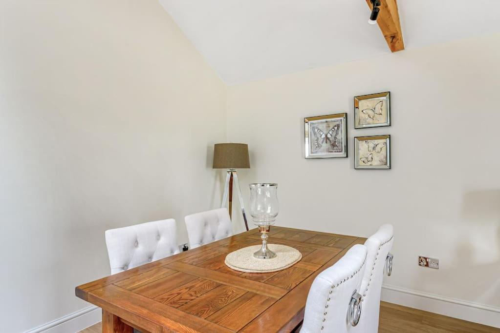 The Cowshed Apartman Farmborough Kültér fotó