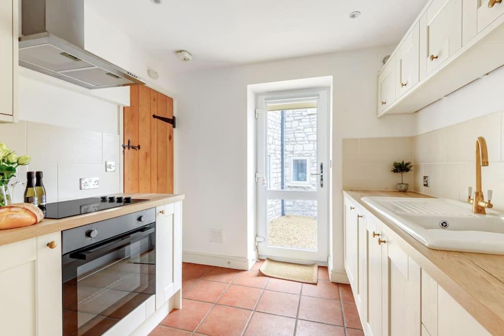 The Cowshed Apartman Farmborough Kültér fotó